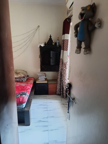 Furnished Amenities in 2 BHK Apartment at Royal Palms Garden View, Goregaon East – for Rent