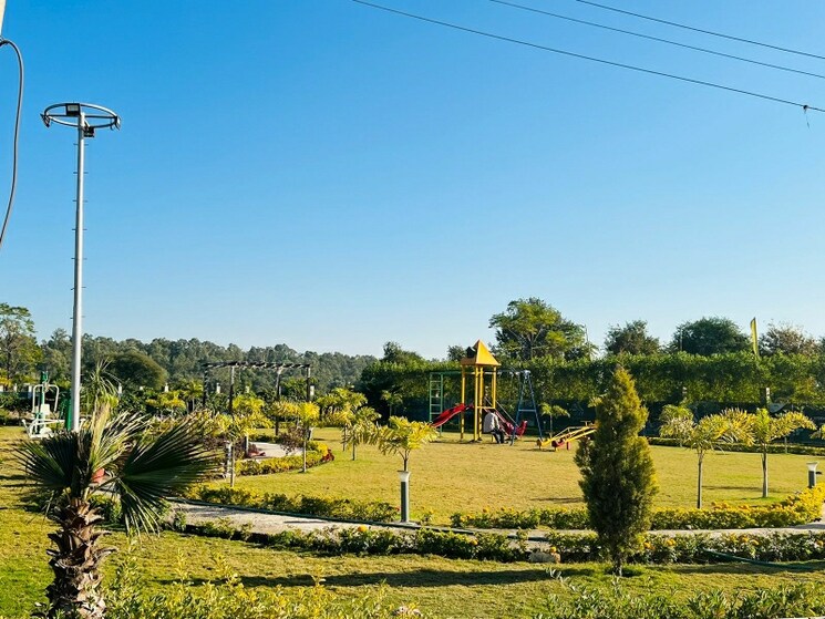 Garden, motia-z-harmony-greens 3 Bedroom 200 Sq.Yd. Apartment In Dhakoli Village Zirakpur 8450444