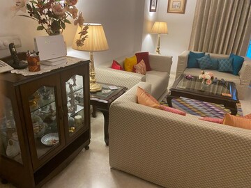 Bedroom in 3 BHK Apartment at DLF Park Place, Sector 54 – for Rent