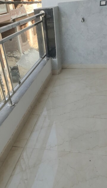 Balcony in 3 BHK Builder Floor at Shantideep Extension I, Gt Road – for Rent