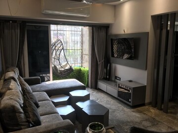 Living Room in 2 BHK Apartment at Ashish CHS Vile Parle West, Vile Parle West – for Rent