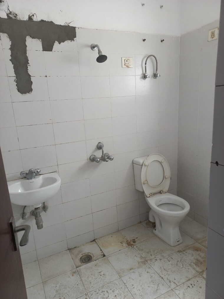 Bathroom, amolik-sankalp 1 Bedroom 438 Sq.Ft. Apartment In Sector 85 Faridabad 8450486