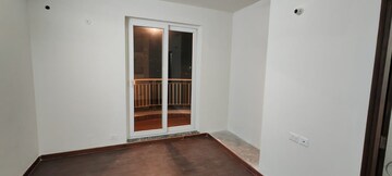 Room in 2 BHK Apartment at BPTP Discovery Park, Sector 80 – for Rent