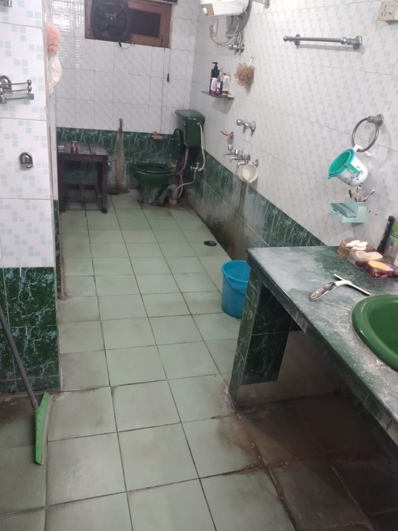 5 BHK + Extra Room Independent House For Sale in Vipul Khand 5 