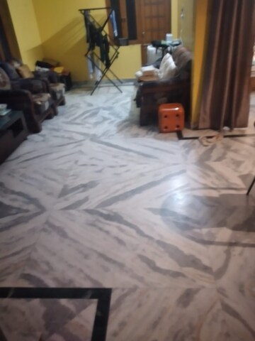 Parking in 5 BHK Independent House at Gomti Nagar – for Sale