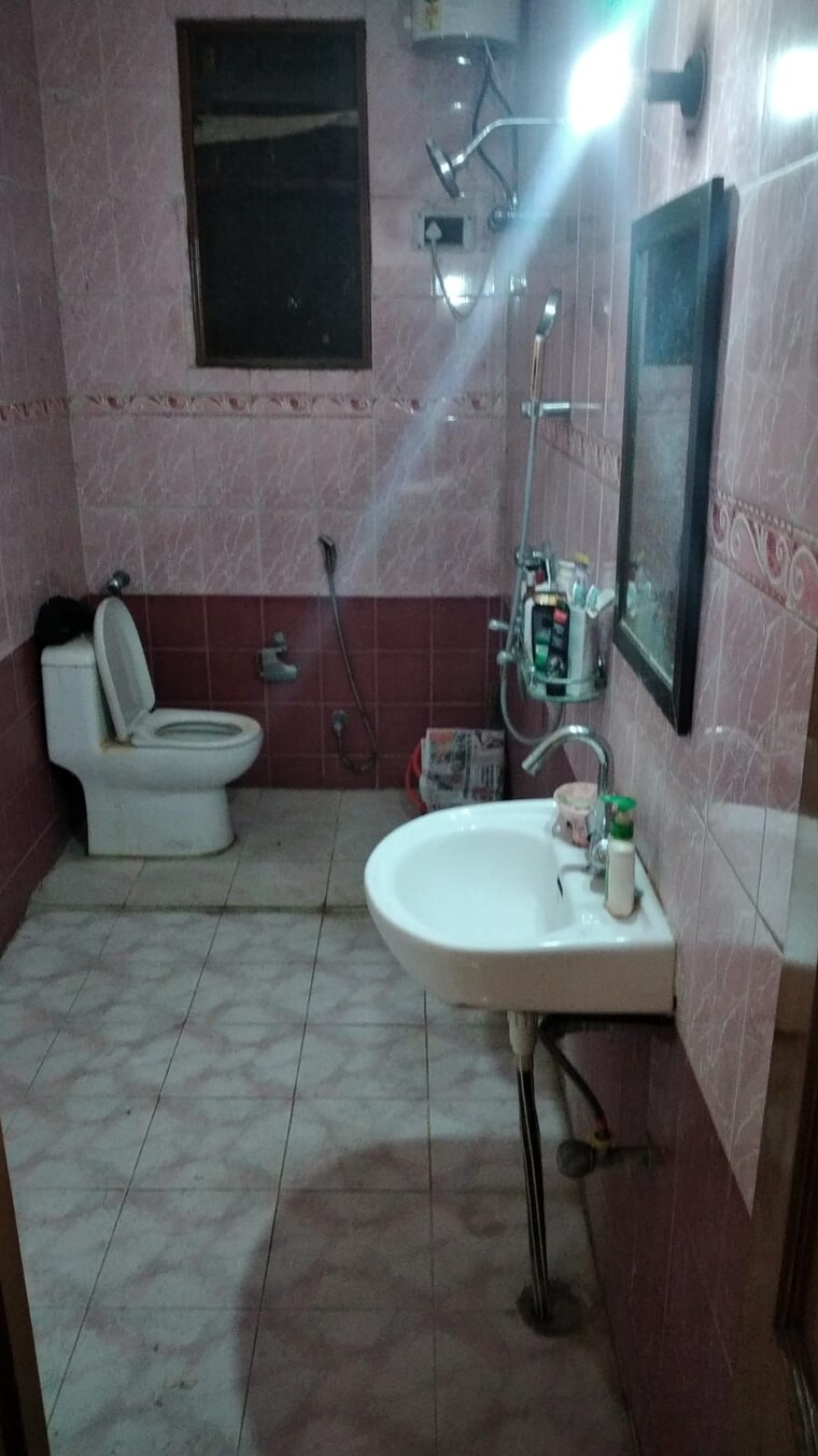 Bathroom, gomti nagar 5 Bedroom 1273 Sq.Ft. Independent House In Gomti Nagar Lucknow 8450514