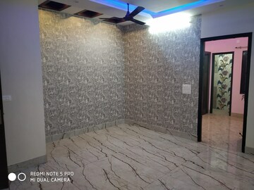 Room in 3 BHK Builder Floor at Gms Road – for Rent