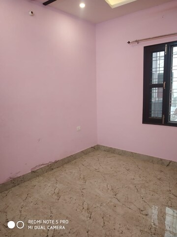 Room in 3 BHK Builder Floor at Gms Road – for Rent