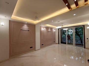 Room in 3 BHK Builder Floor at Dlf Phase ii – for Rent