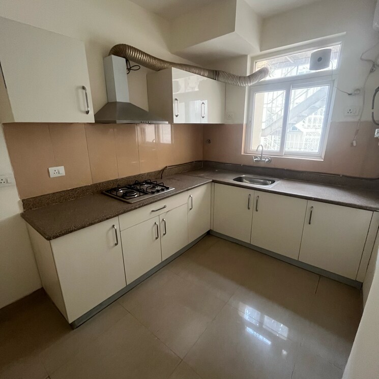 Kitchen, emaar-emerald-floors 3 Bedroom 1650 Sq.Ft. Apartment In Sector 65 Gurgaon 8450565