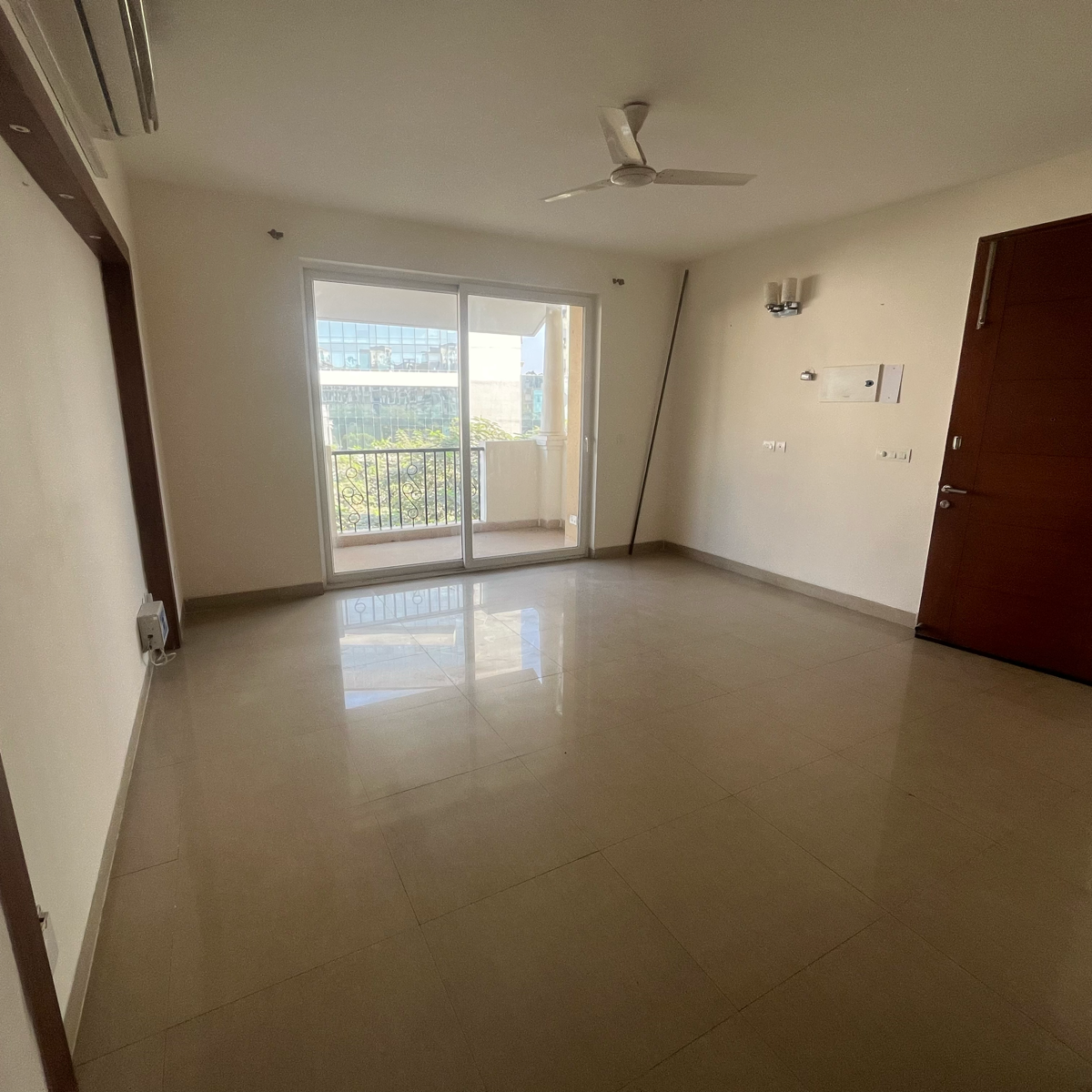 3 BHK + Pooja Room,Servant Room 1650 Sq.Ft. Apartment in Emaar Emerald Floors