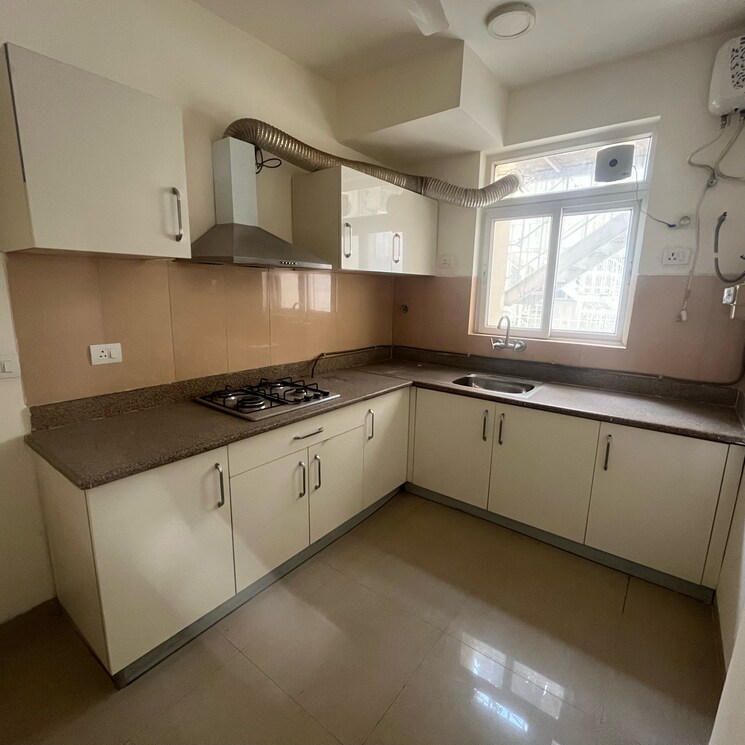 Kitchen, emaar-emerald-floors 3 Bedroom 1650 Sq.Ft. Apartment In Sector 65 Gurgaon 8450565