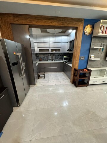 Parking in 3 BHK Builder Floor at Puri Kohinoor, Sector 89 – for Sale