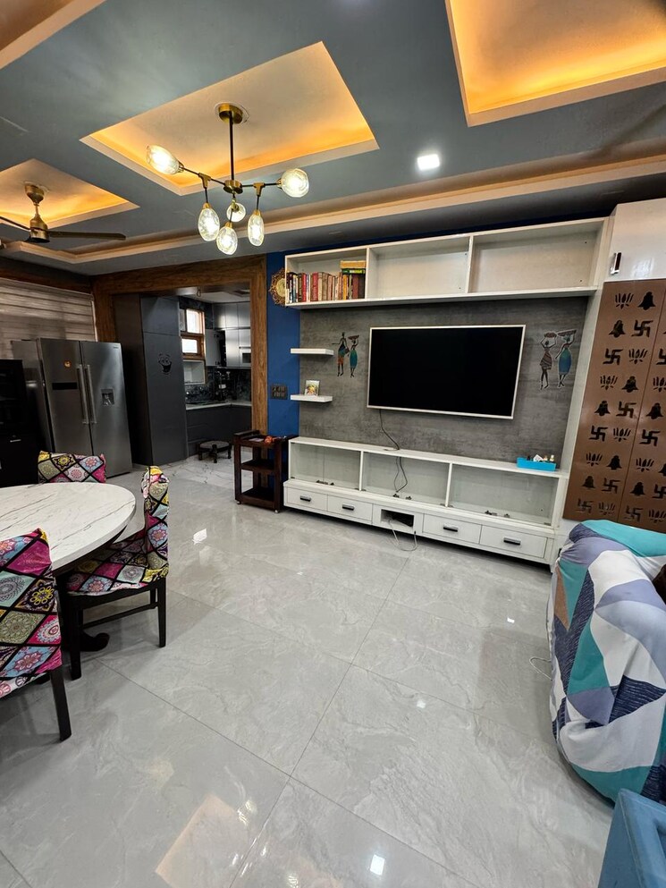  Parking, puri-kohinoor 3 Bedroom 165 Sq.Yd. Builder Floor In Sector 89 Faridabad 8450617