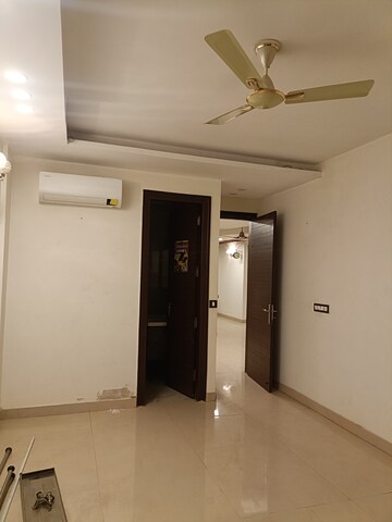 Room in 4 BHK Builder Floor at Aradhya Homes, Sector 67a – for Rent