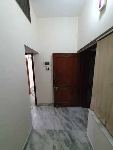 Room in 4 BHK Builder Floor at Saket – for Rent