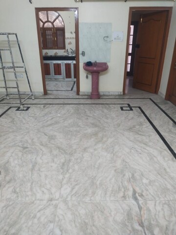 Room in 3 BHK Villa at Gomti Nagar – for Rent