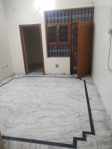 Room in 3 BHK Villa at Gomti Nagar – for Rent