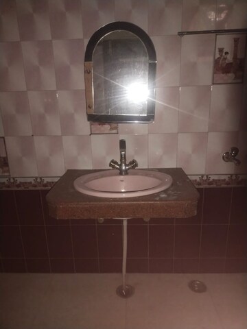 Bathroom in 3 BHK Villa at Gomti Nagar – for Rent