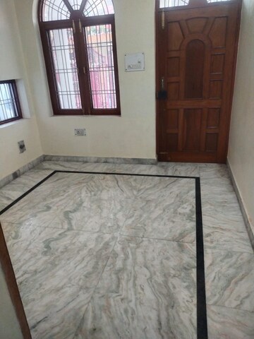Room in 3 BHK Villa at Gomti Nagar – for Rent