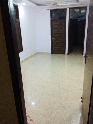 Room in 2 BHK Builder Floor at Bisrakh Jalalpur – for Rent