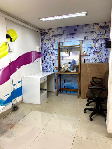Master Bedroom in 2 BHK Apartment at Green View Goregaon, Goregaon East – for Rent