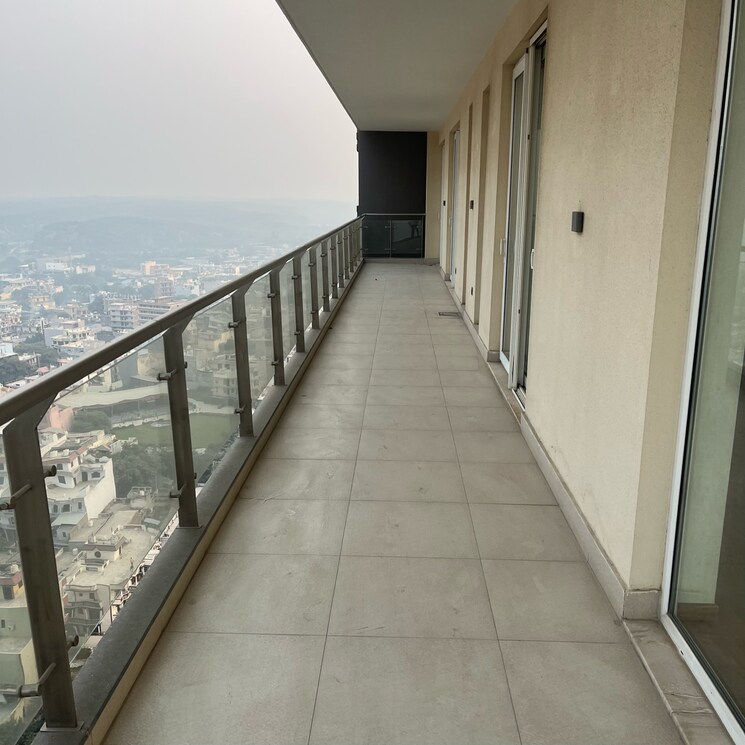 Balcony, mahindra-luminare 3 Bedroom 2985 Sq.Ft. Apartment In Sector 59 Gurgaon 8450741