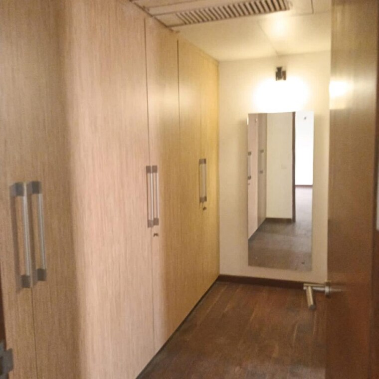 Bathroom, emaar-the-vilas 4 Bedroom 3900 Sq.Ft. Apartment In Dlf Phase ii Gurgaon 8450763