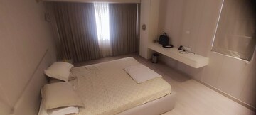 Bedroom in 4 BHK Apartment at Mittal Phoenix Tower, Lower Parel – for Rent