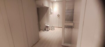 Bathroom in 4 BHK Apartment at Mittal Phoenix Tower, Lower Parel – for Rent