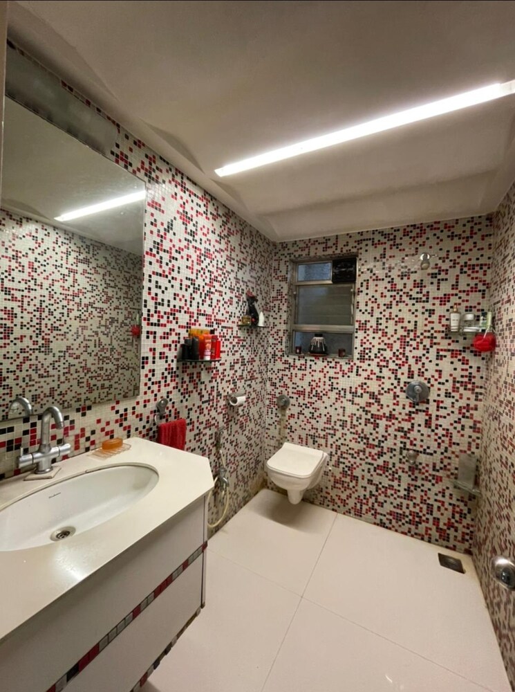 Bathroom, khar west 3 Bedroom 2000 Sq.Ft. Penthouse In Khar West Mumbai 8450916