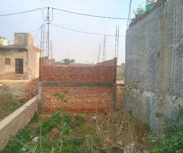 Plot For Sale in Select City Residency