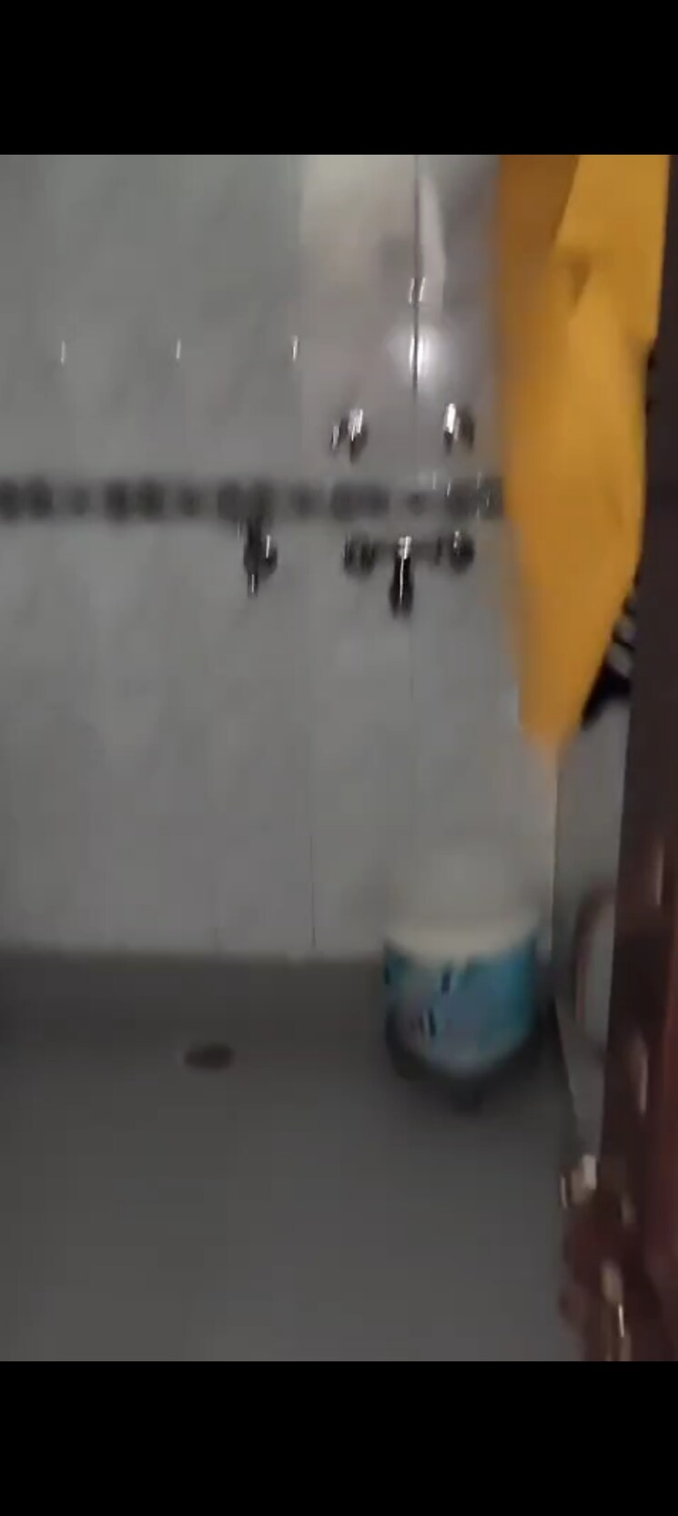 Bathroom, vaishali extension 2 Bedroom 950 Sq.Ft. Builder Floor In Vaishali Extension Ghaziabad 8450998