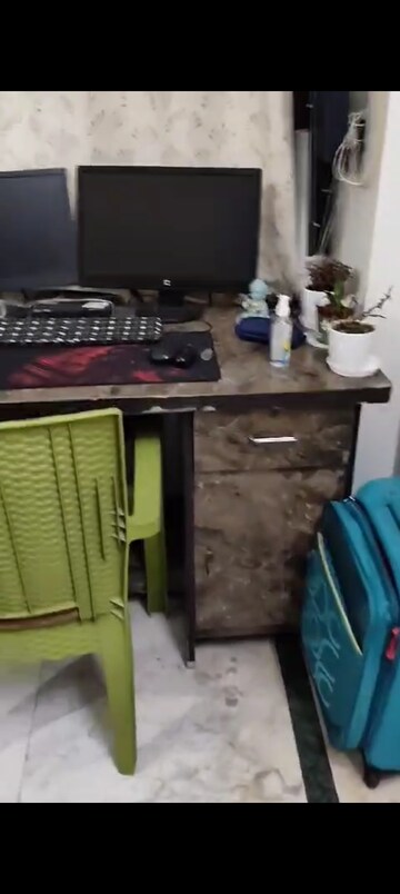 Furnished Amenities in 2 BHK Builder Floor at Vaishali – for Sale