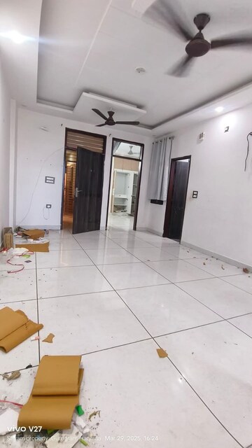 Building Lobby in 2 BHK Builder Floor at RWA Residential Society, Sector 40 – for Rent