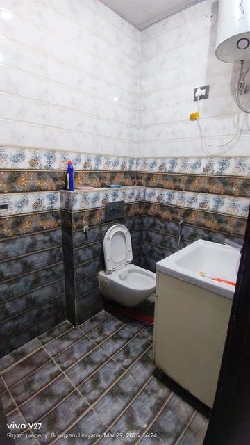 Bathroom in 2 BHK Builder Floor at RWA Residential Society, Sector 40 – for Rent