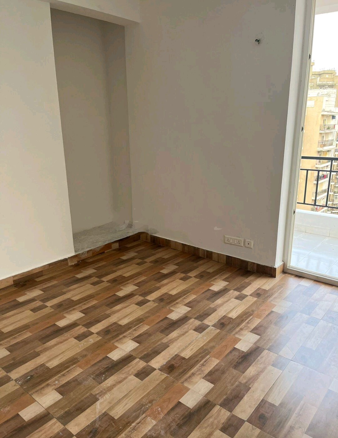 2 BHK Apartment For Sale in Gaur City 2 - 14th Avenue