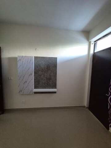 Room in 3 BHK Apartment at BPTP Park Elite Floors, Sector 85 – for Rent