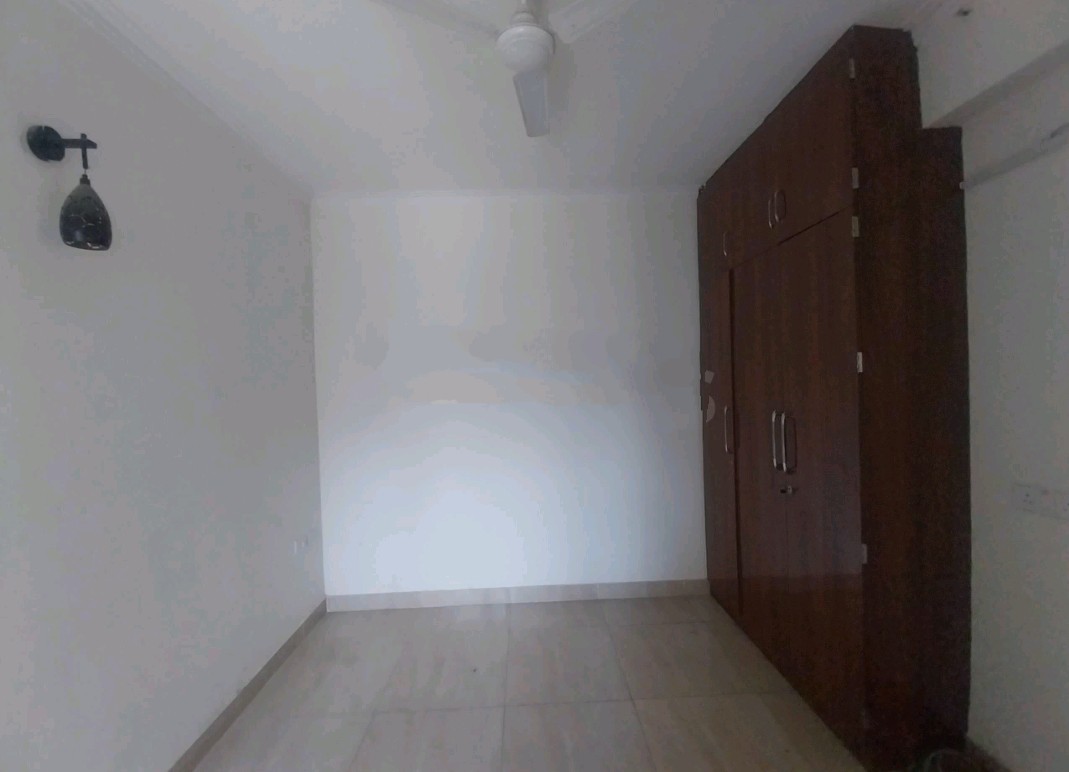 3 BHK + Servant Room,Study Room Apartment For Sale in Gaur City 7th Avenue