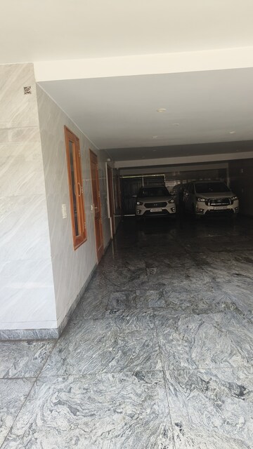 Parking in 3 BHK Builder Floor at New Rajinder Nagar – for Rent