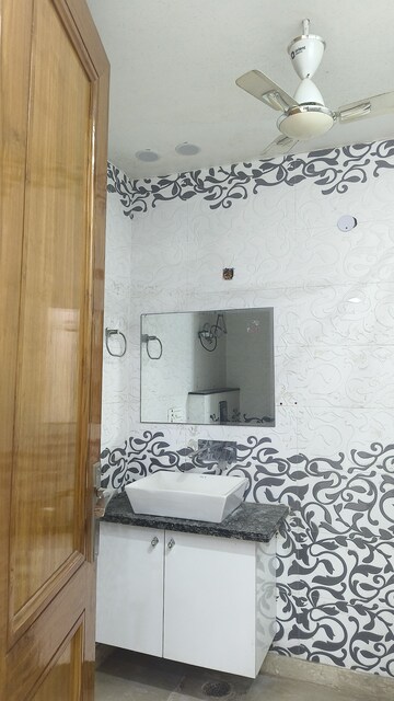 Bathroom in 3 BHK Builder Floor at New Rajinder Nagar – for Rent