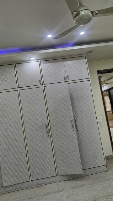 Furnished Amenities in 3 BHK Builder Floor at New Rajinder Nagar – for Rent