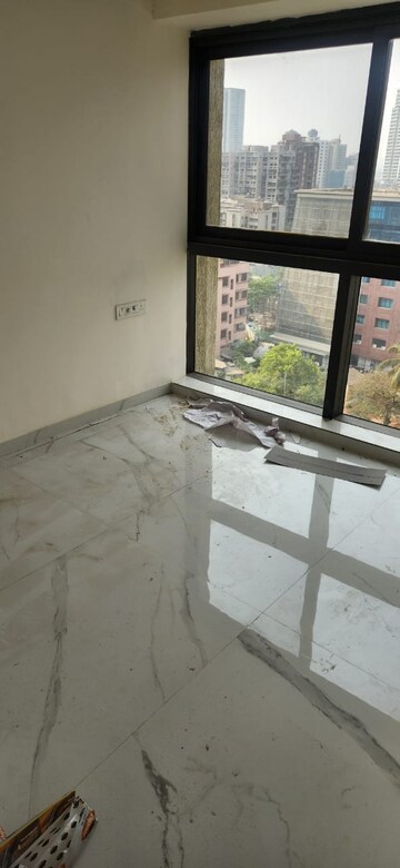 Room in 2 BHK Apartment at Level The Residences, Andheri West – for Rent