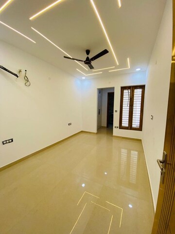 Room in 3 BHK Builder Floor at Fidato Honour Homes, Sector 89 – for Sale