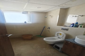 Bathroom in 3 BHK Apartment at Ishar Nagar – for Rent