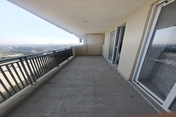 Balcony in 3 BHK Apartment at Ishar Nagar – for Rent