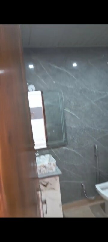 Furnished Amenities in 4 BHK Builder Floor at Indrapuram – for Sale