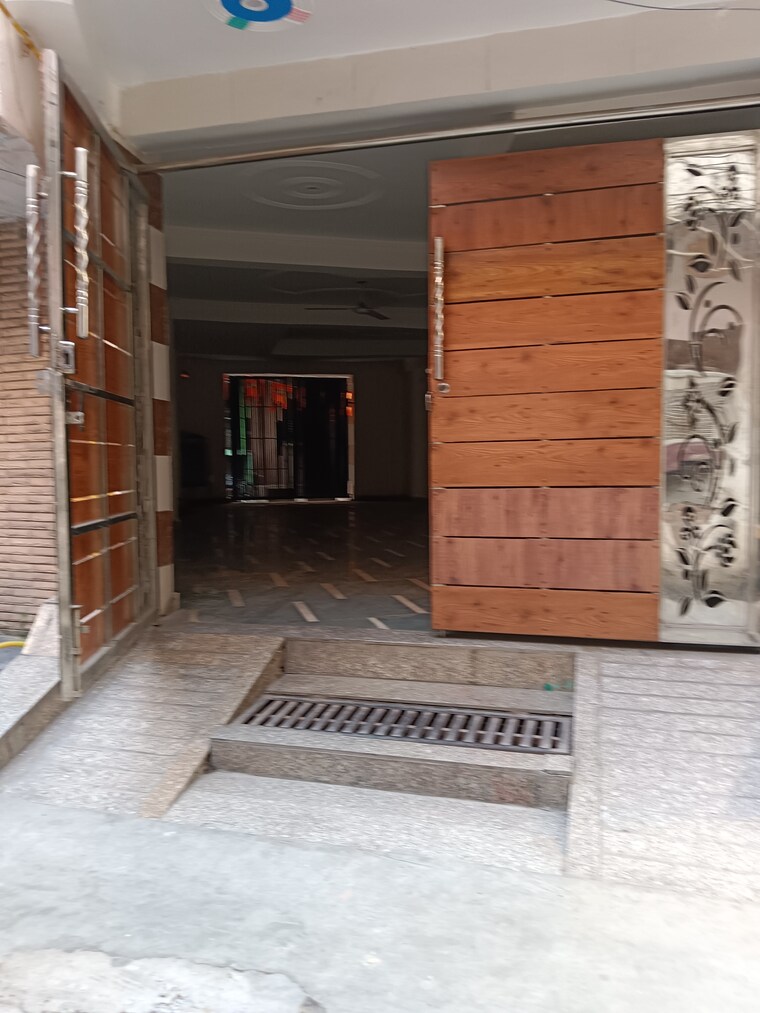 Exterior View, krishna nagar 2.5 Bedroom 675 Sq.Ft. Builder Floor In Krishna Nagar Delhi 8451611