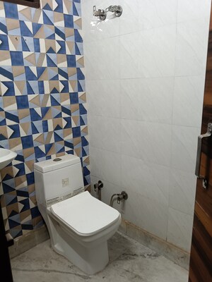 Bathroom in 2.5 BHK Builder Floor at Krishna Nagar – for Sale