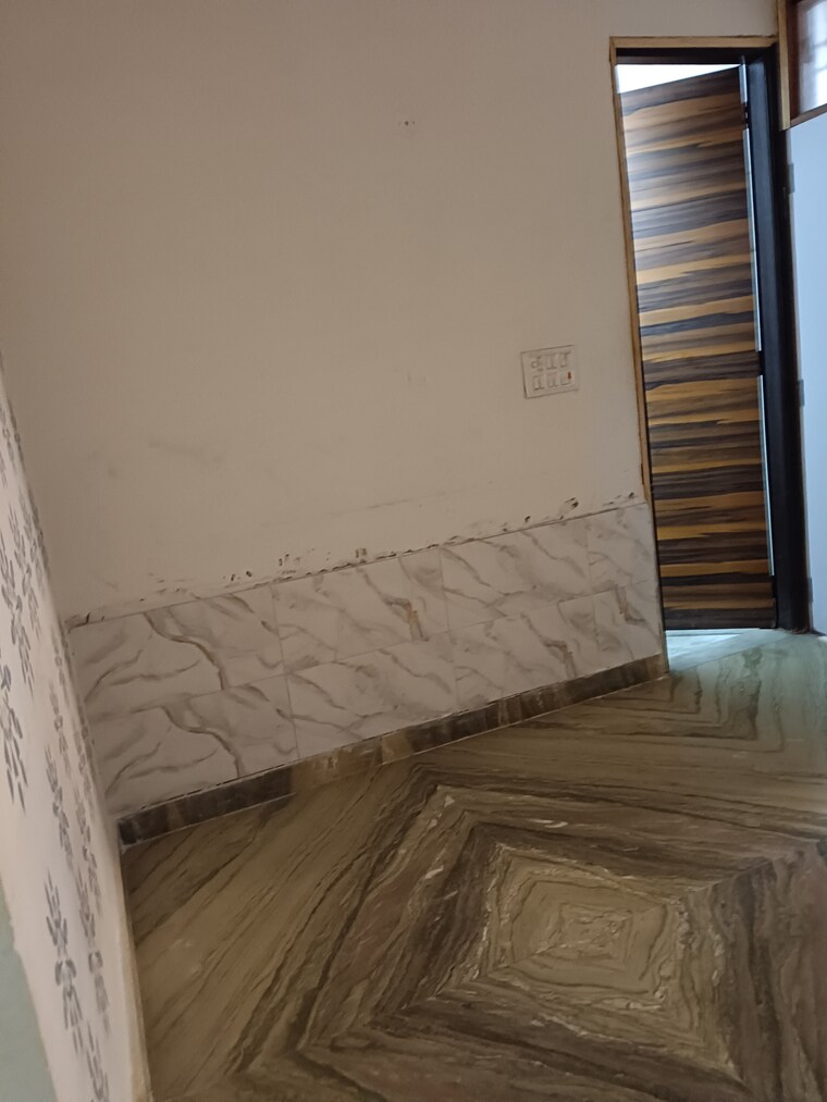 Balcony, krishna nagar 2.5 Bedroom 675 Sq.Ft. Builder Floor In Krishna Nagar Delhi 8451611